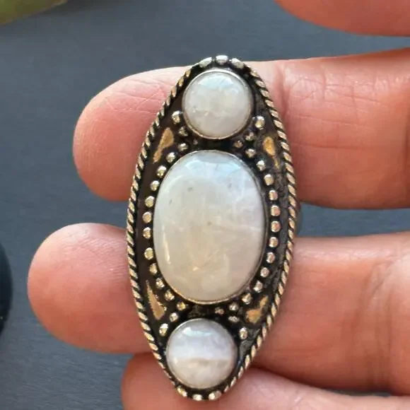 925 Sterling Moonstone Knuckle Ring 7.5 - Picture 5 of 6